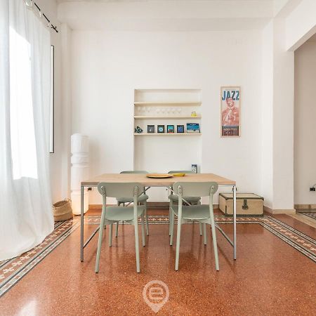 Mirabel Apartment - Wonderful Flat In City Center Кальяри Экстерьер фото